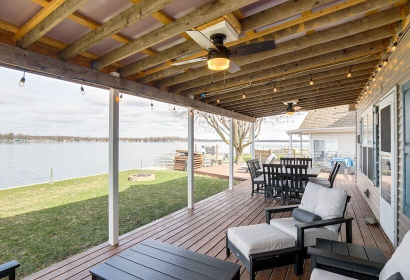 Shelbyville Lakefront Home W/ Furnished Patio!