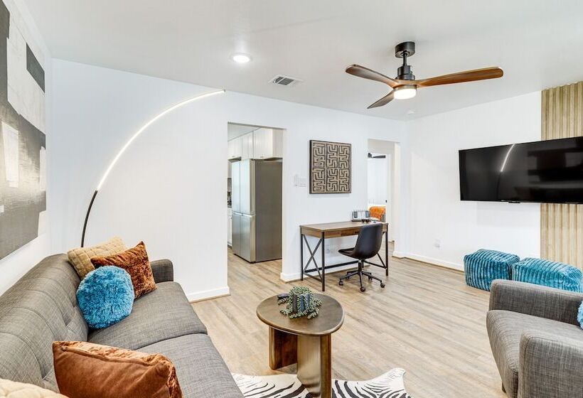 Sleek Houston Home ~ 6 Mi To Downtown Attractions