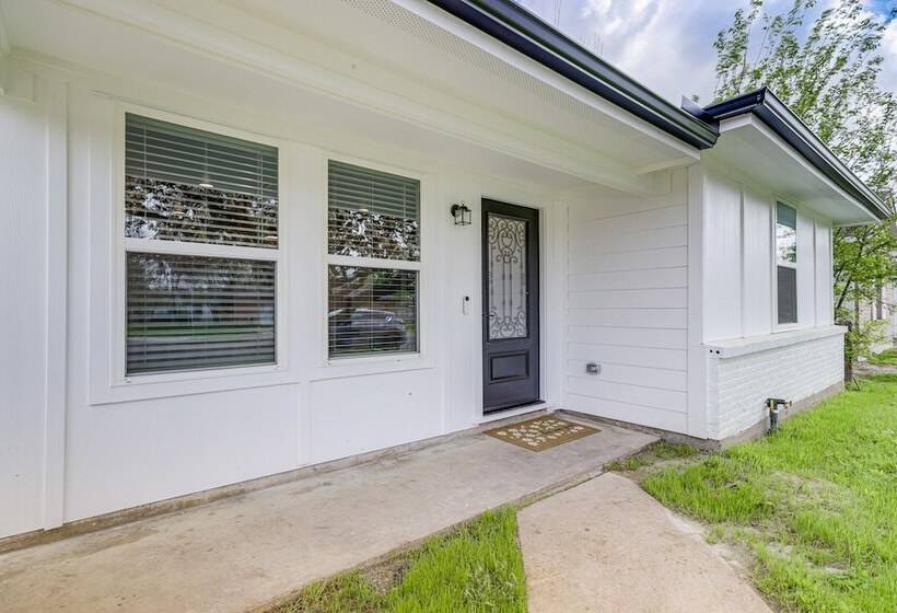 Sleek Houston Home ~ 6 Mi To Downtown Attractions
