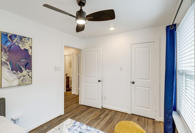 Sleek Houston Home ~ 6 Mi To Downtown Attractions