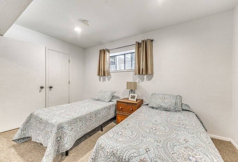 Alto Retreat W/ Wraparound Deck & Game Room!