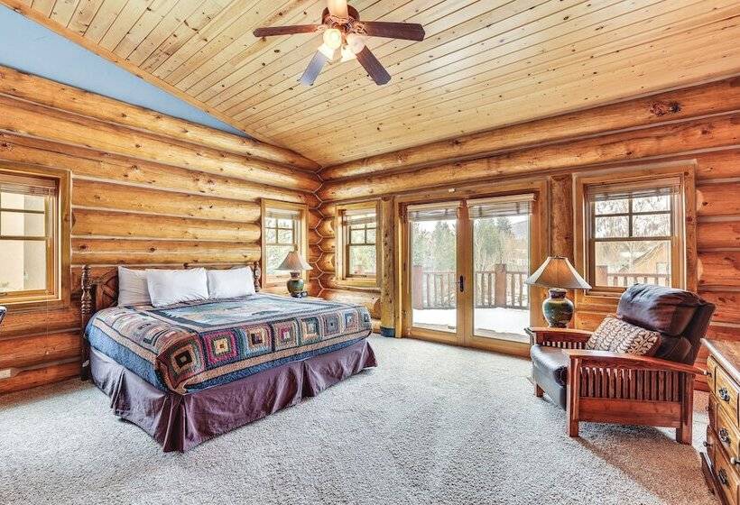 Spacious Frisco Home W/ Hot Tub & Mountain Views!