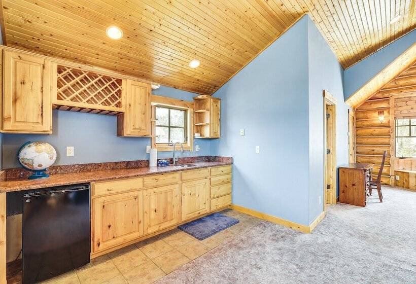 Spacious Frisco Home W/ Hot Tub & Mountain Views!