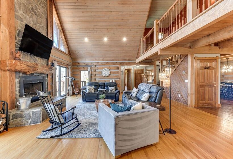 Spacious Maggie Valley Cabin W/ Waterfall On Site!
