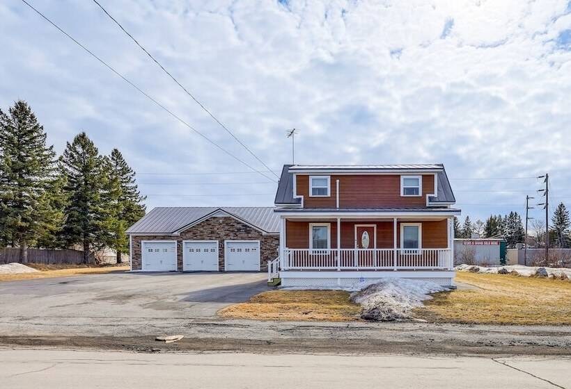 Spacious Presque Isle Home: Walk To Downtown!