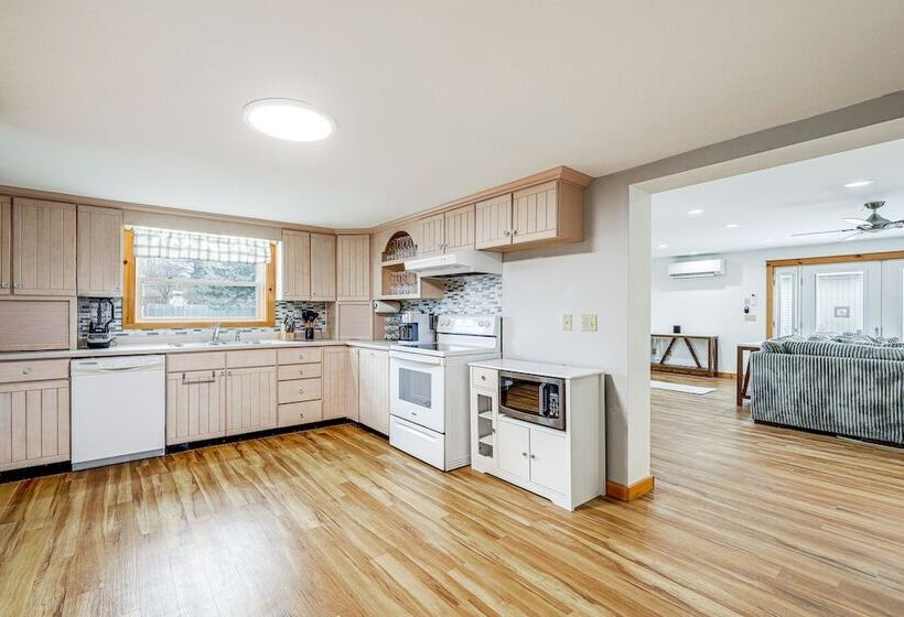 Spacious Presque Isle Home: Walk To Downtown!