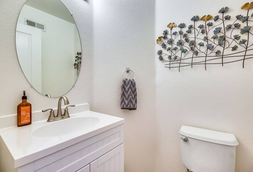 Sparks Home W/ Lake Access, 5 Mi To Downtown Reno!