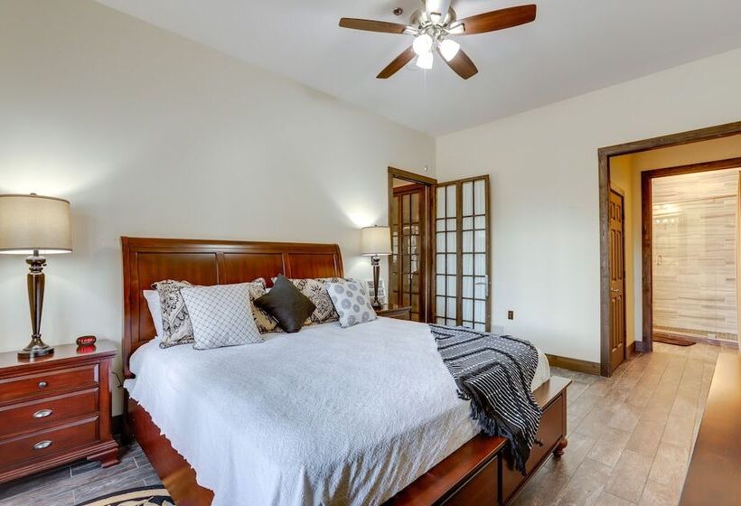 Ste Genevieve Home On 17 Acres, Near Wineries!