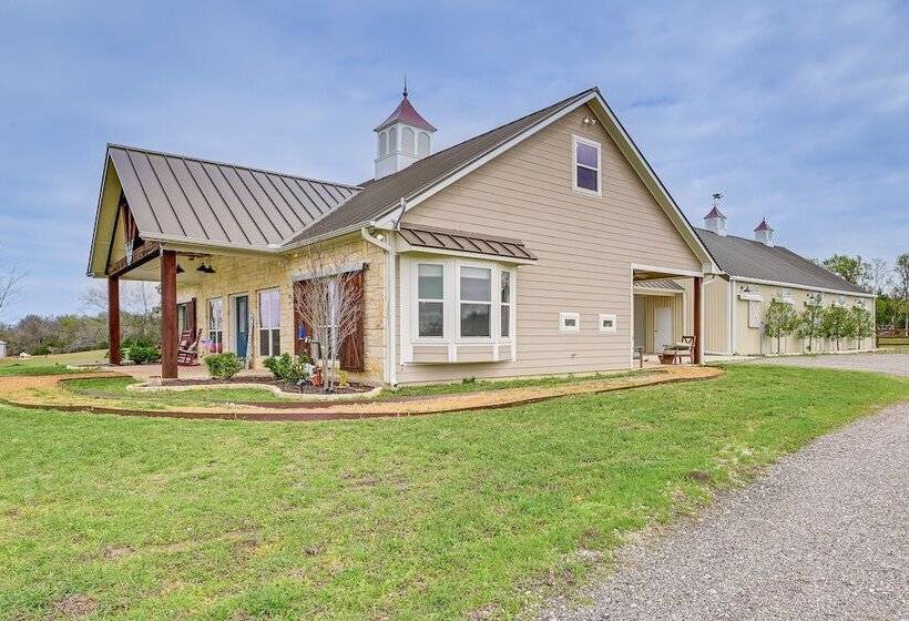 Farm Retreat W/ Furnished Patio: 12 Mi To Mckinney