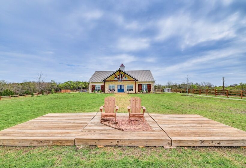 Farm Retreat W/ Furnished Patio: 12 Mi To Mckinney