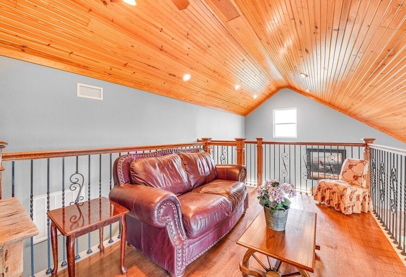 Farm Retreat W/ Furnished Patio: 12 Mi To Mckinney