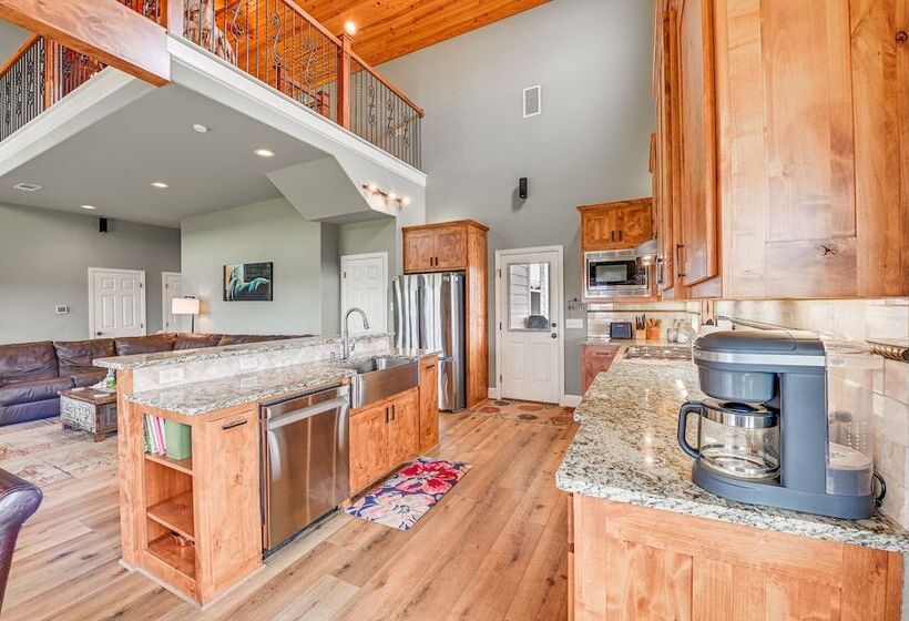 Farm Retreat W/ Furnished Patio: 12 Mi To Mckinney