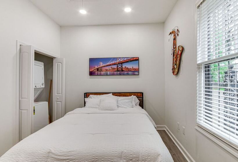 Stylish Home ~ 2 Mi To Jackson State & Belhaven!