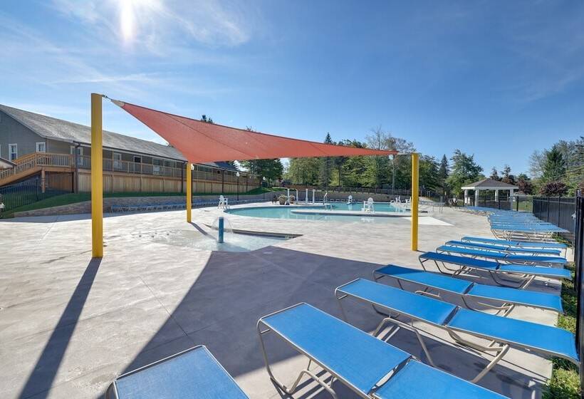 Stylish Tobyhanna Home W/ Fire Pit + Lake Access!