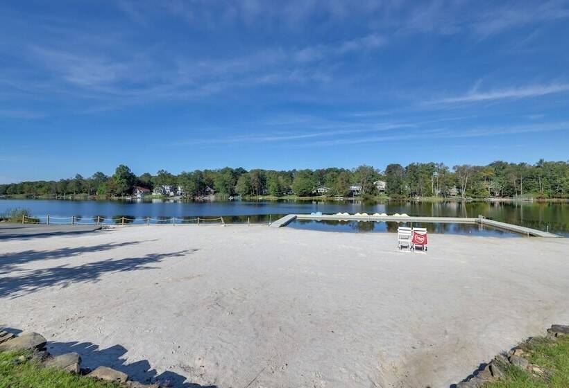 Stylish Tobyhanna Home W/ Fire Pit + Lake Access!
