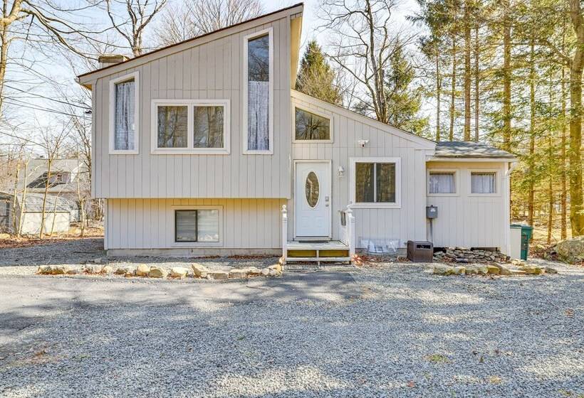 Stylish Tobyhanna Home W/ Fire Pit + Lake Access!