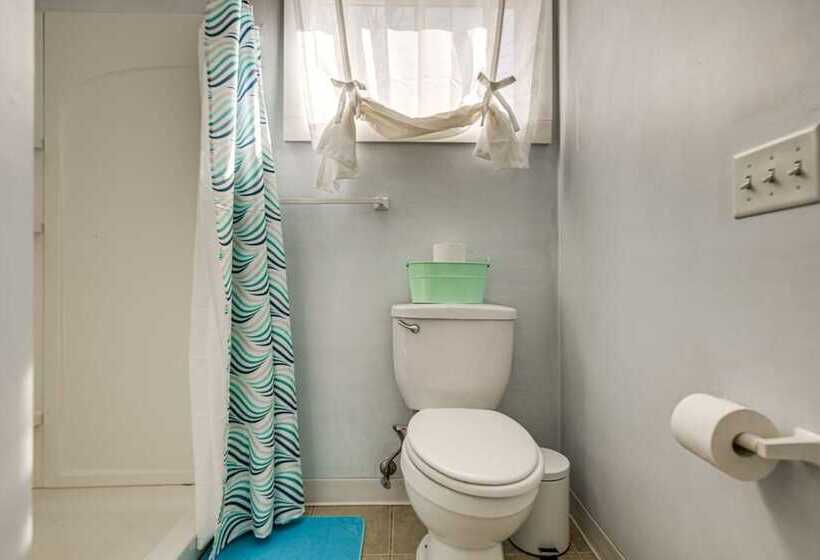 Sunset Bay Cottage W/ Fire Pit: Walk To Beach!