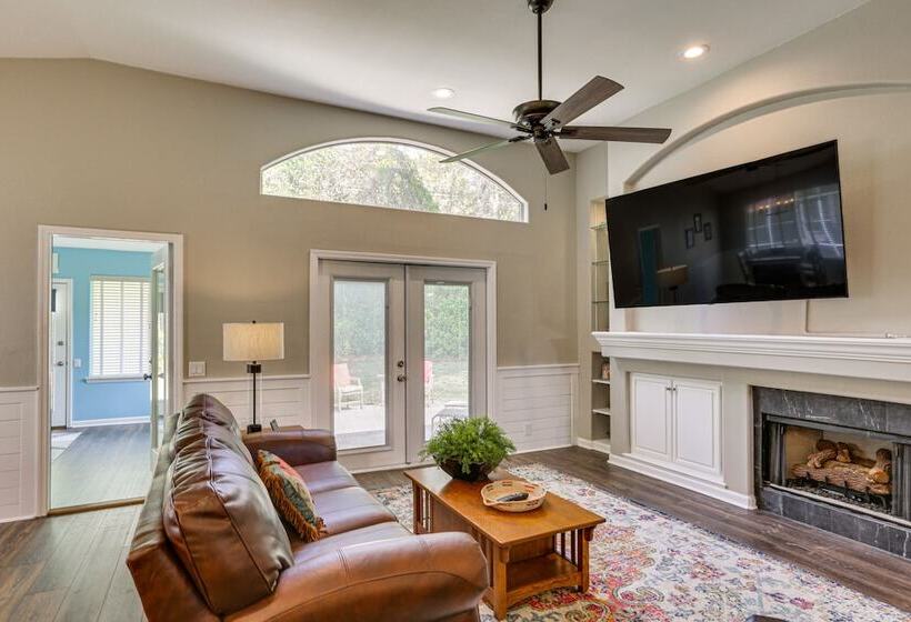 Tallahassee Home W/ Private Yard: 9 Mi To Downtown