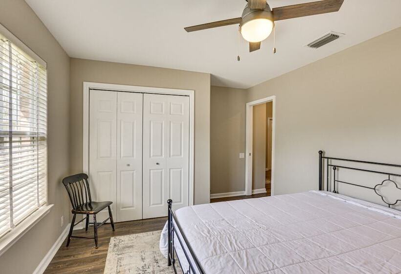 Tallahassee Home W/ Private Yard: 9 Mi To Downtown