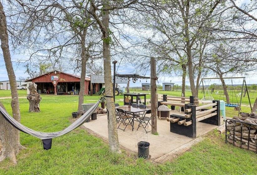 14 Acres W/ Pond Access: Farmhouse In Temple!