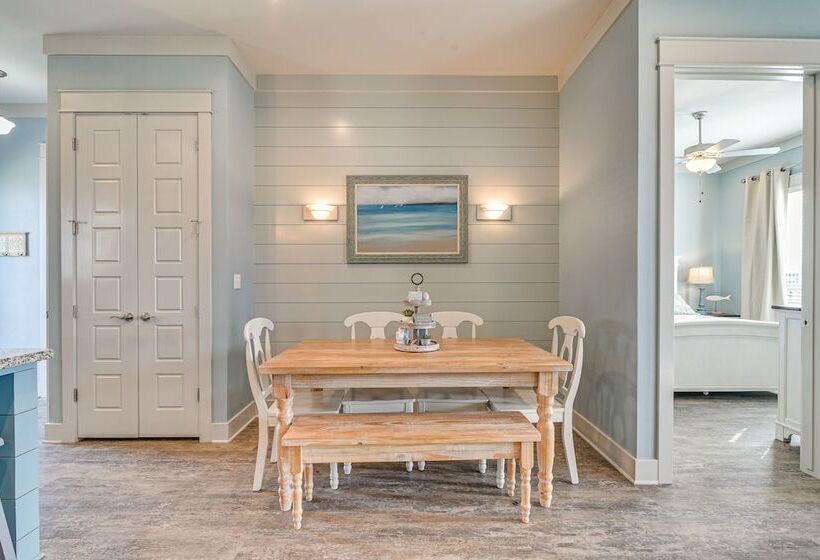 Texas Gulf Coast Home: Walk To Bolivar Beach!