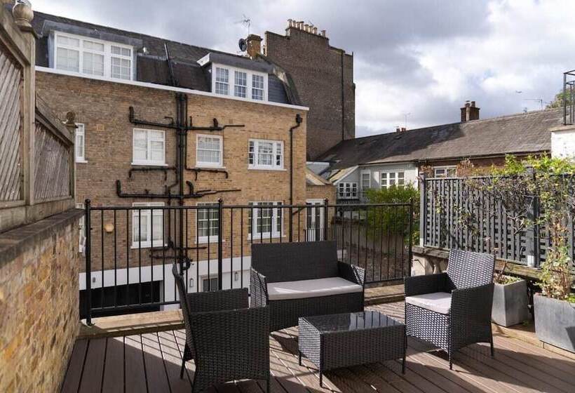 The Chelsea Place   Lovely 4bdr House With Terrace