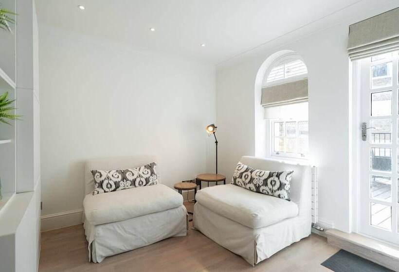 The Chelsea Place Lovely 4bdr House With Terrace