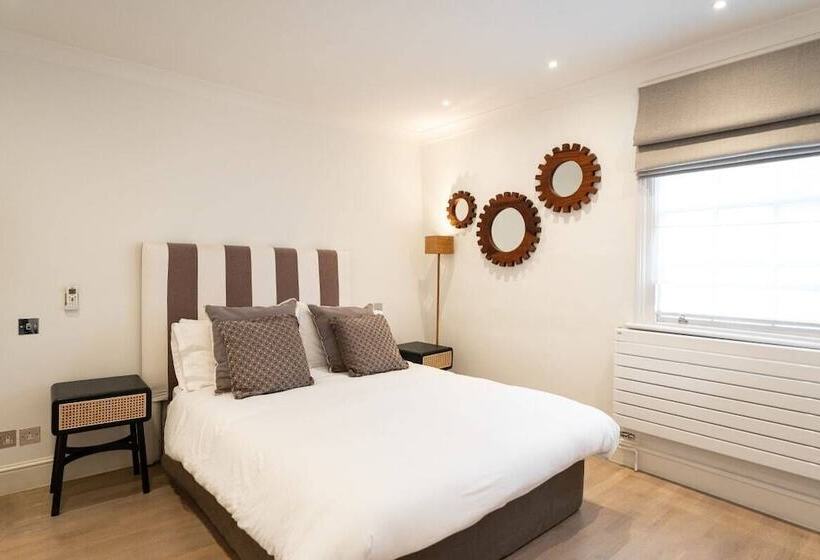 The Chelsea Place Lovely 4bdr House With Terrace