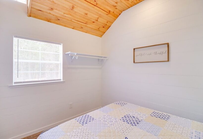 Steps To Greers Ferry Lake: Tumbling Shoals Cabin!