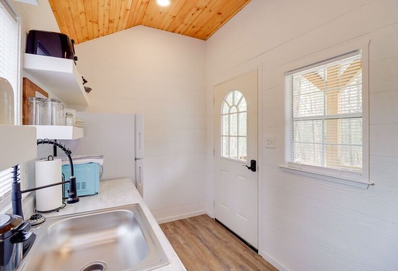 Steps To Greers Ferry Lake: Tumbling Shoals Cabin!