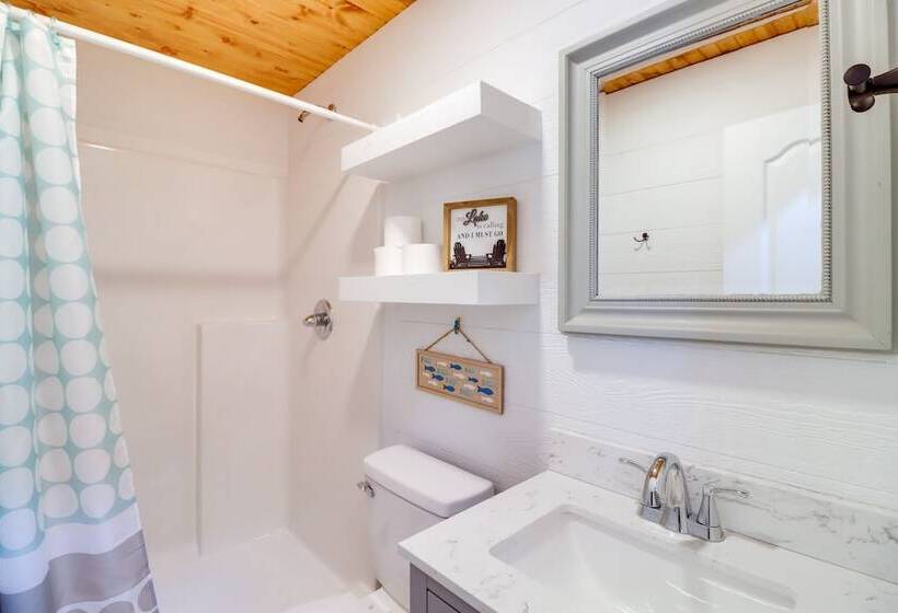 Steps To Greers Ferry Lake: Tumbling Shoals Cabin!