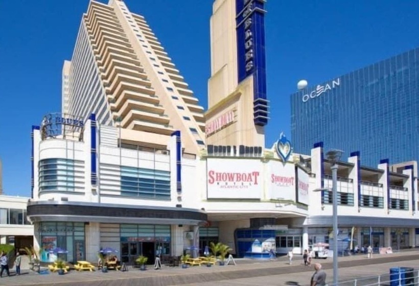 Two Adjacent Cozysuites On The Boardwalk