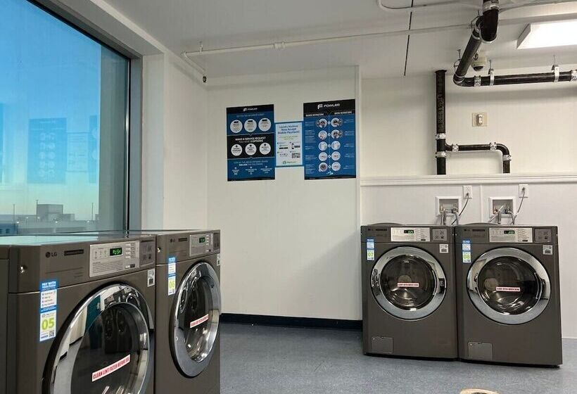 Two Separate Spacious Cozysuites On The Boardwalk