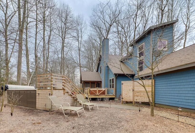 Union Pier Home W/ Outdoor Entertainment Spaces!