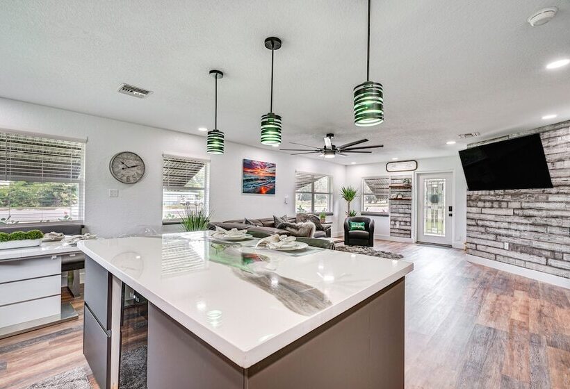 Updated Punta Gorda Home ~ 1 Mi To Laishley Park!