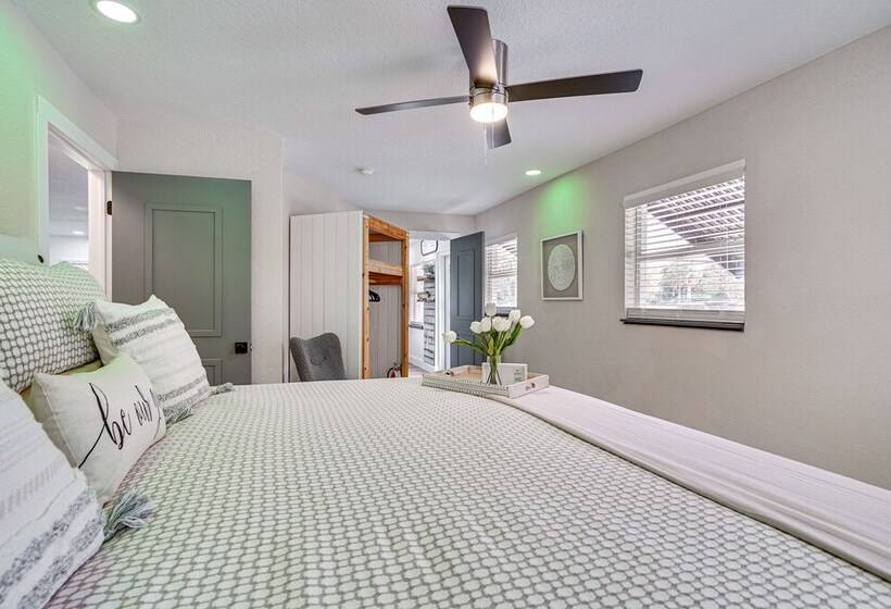 Updated Punta Gorda Home ~ 1 Mi To Laishley Park!