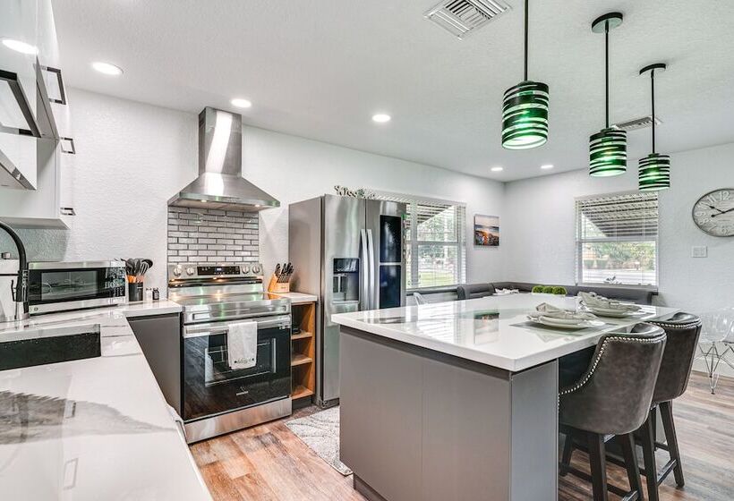 Updated Punta Gorda Home ~ 1 Mi To Laishley Park!