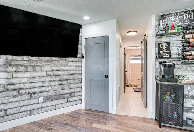 Updated Punta Gorda Home ~ 1 Mi To Laishley Park!