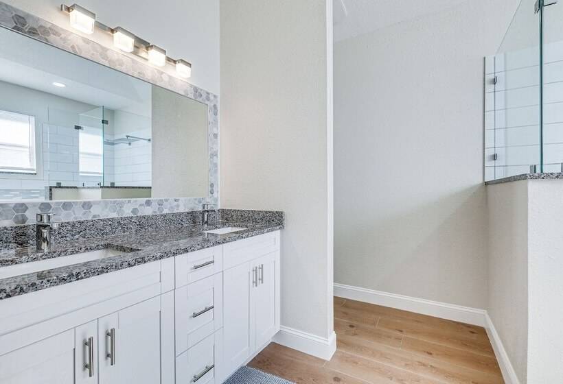 Valrico Home W/ Yard ~ 14 Mi To Downtown Tampa