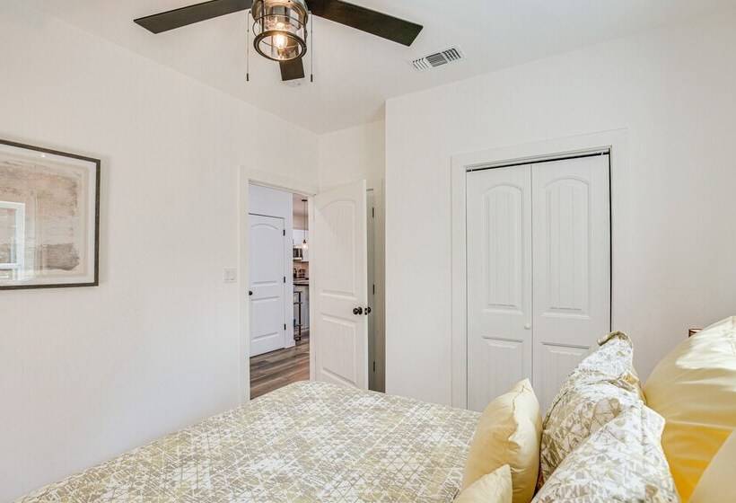 Winnsboro Barndominium W/ Fire Pit & Large Deck!