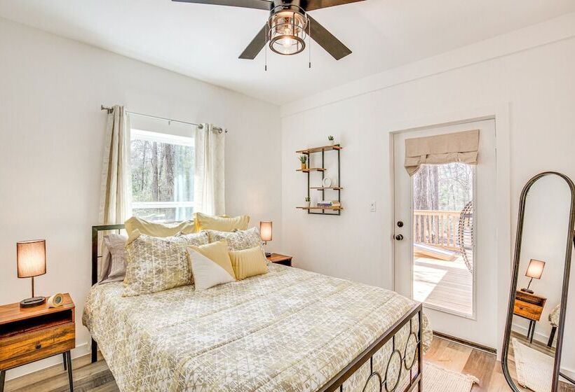 Winnsboro Barndominium W/ Fire Pit & Large Deck!