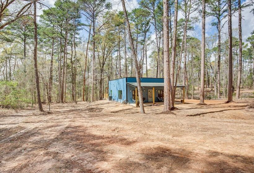 Winnsboro Barndominium W/ Fire Pit & Large Deck!