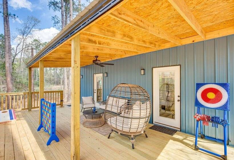 Winnsboro Barndominium W/ Fire Pit & Large Deck!
