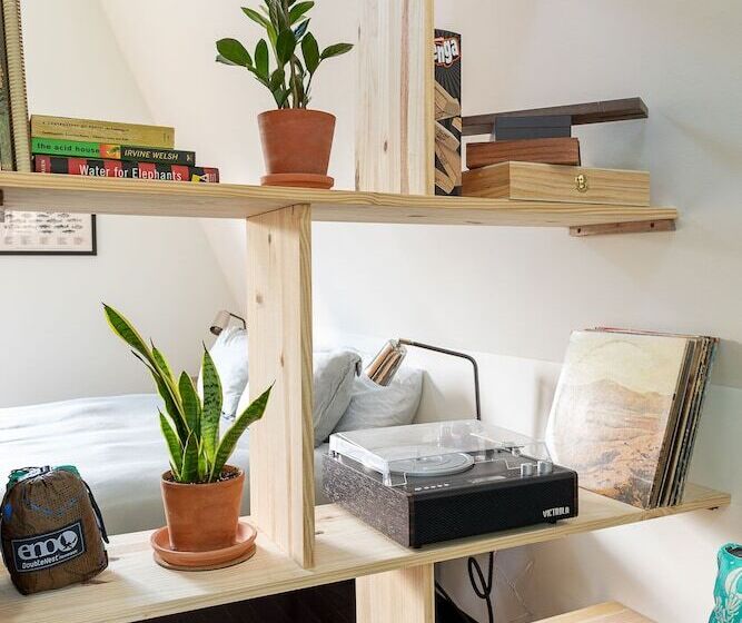 Wrong Way River Lodge & Cabins