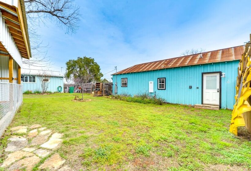 Fifties Diner Style Llano Home W/ Shared Fire Pit