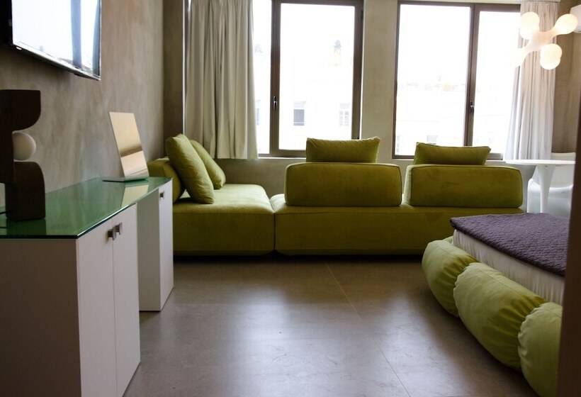 99 Adrianou Apartments