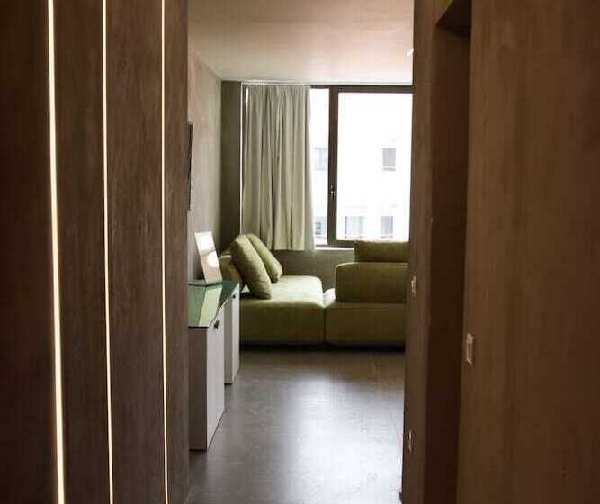 99 Adrianou Apartments