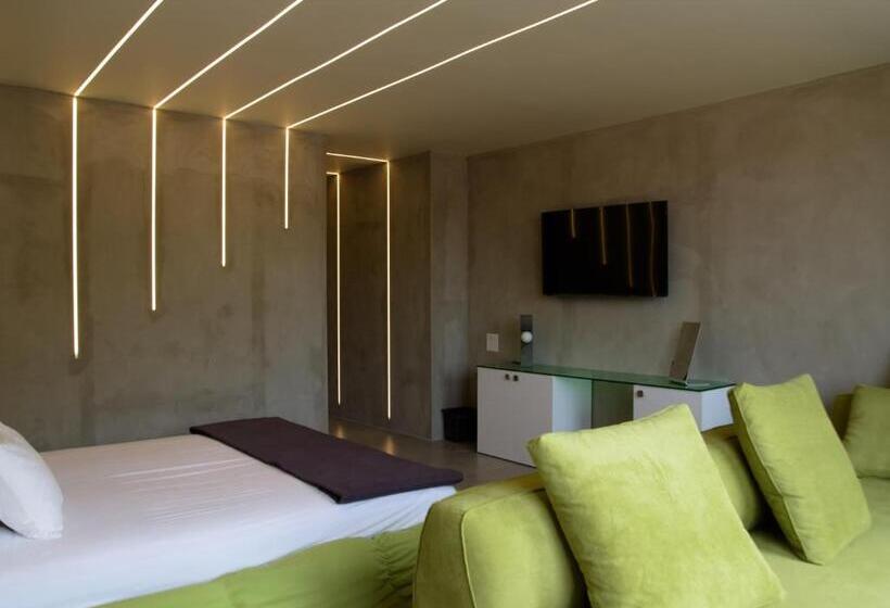 99 Adrianou Apartments