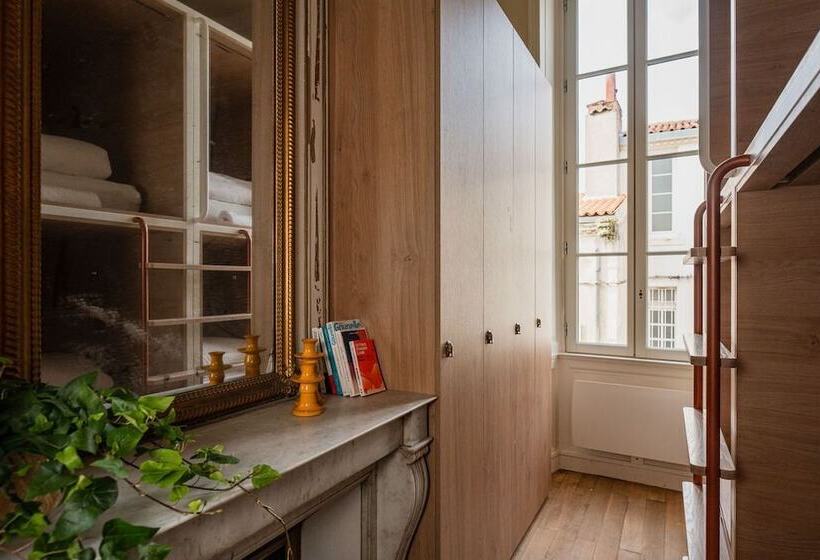 Общежитие Central La Rochelle