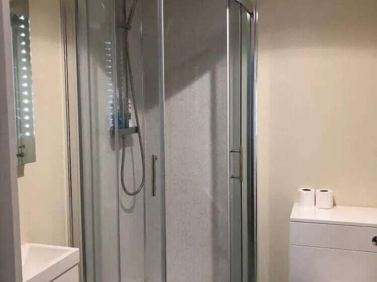 ユースホステル Eat And Sleep Lindisfarne